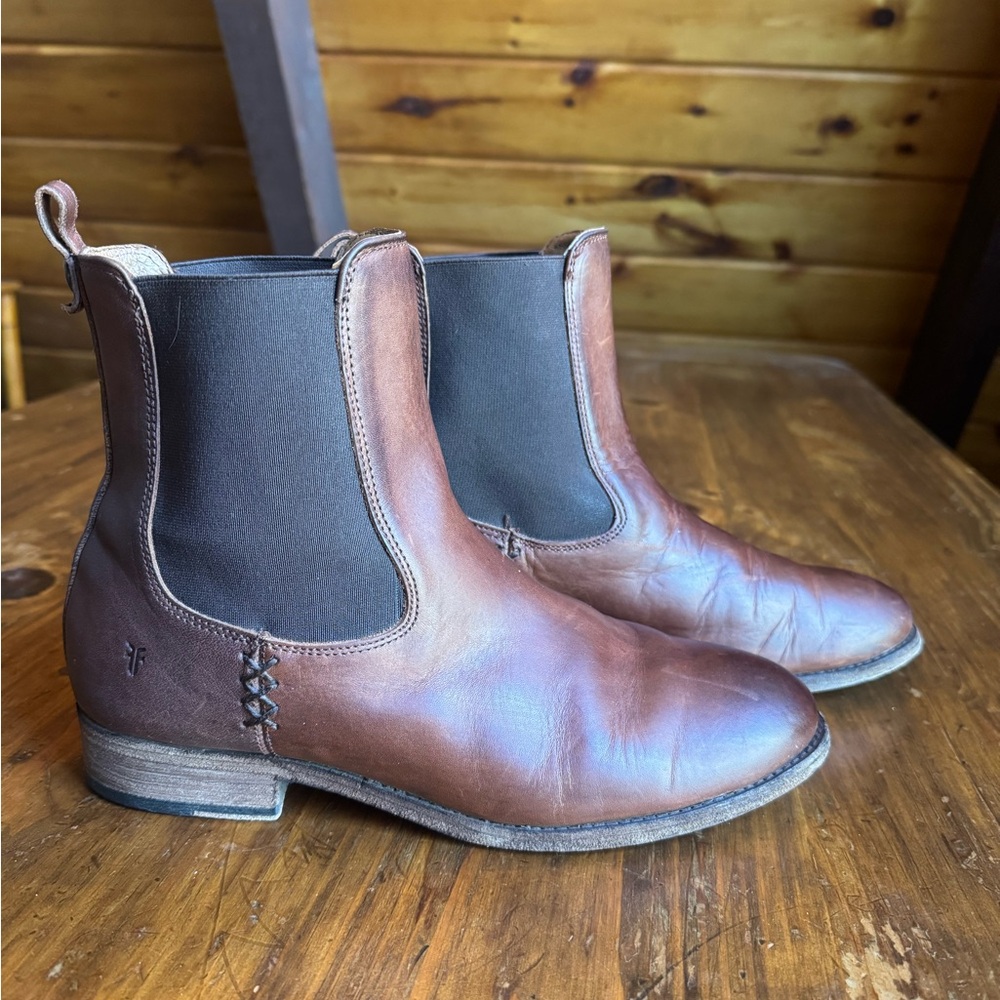 Frye Women’s Leather Chelsea Boots